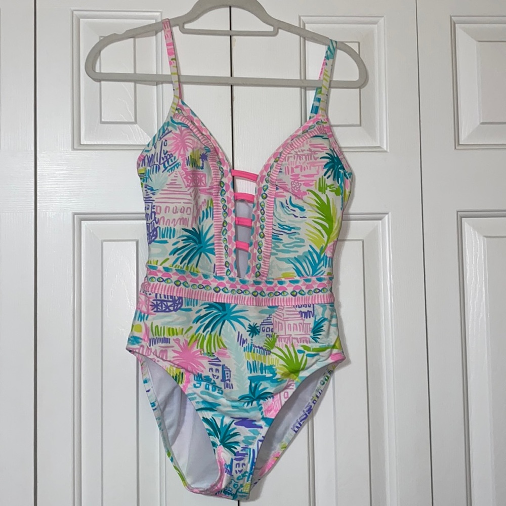 Lilly Pulitzer One Piece Swim EUC size 6